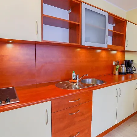 Exquisite In With Balcony Apartment